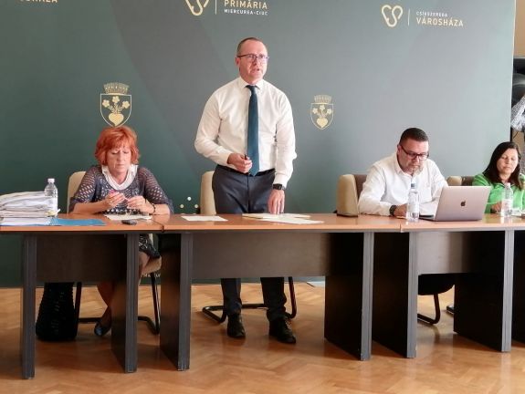 Fizetőssé válik a parkolás Csíkszeredában